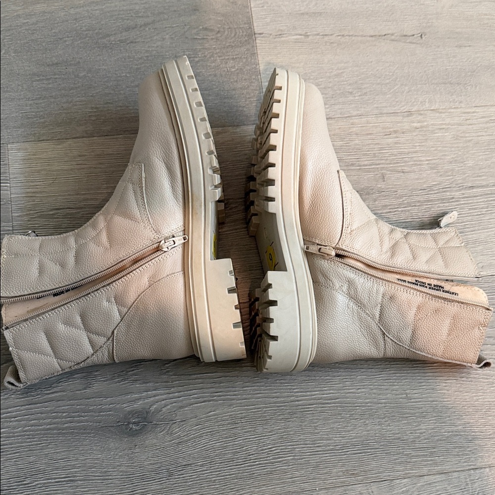 Quilted Ankle Boot in Light Beige - Picture 4 of 8